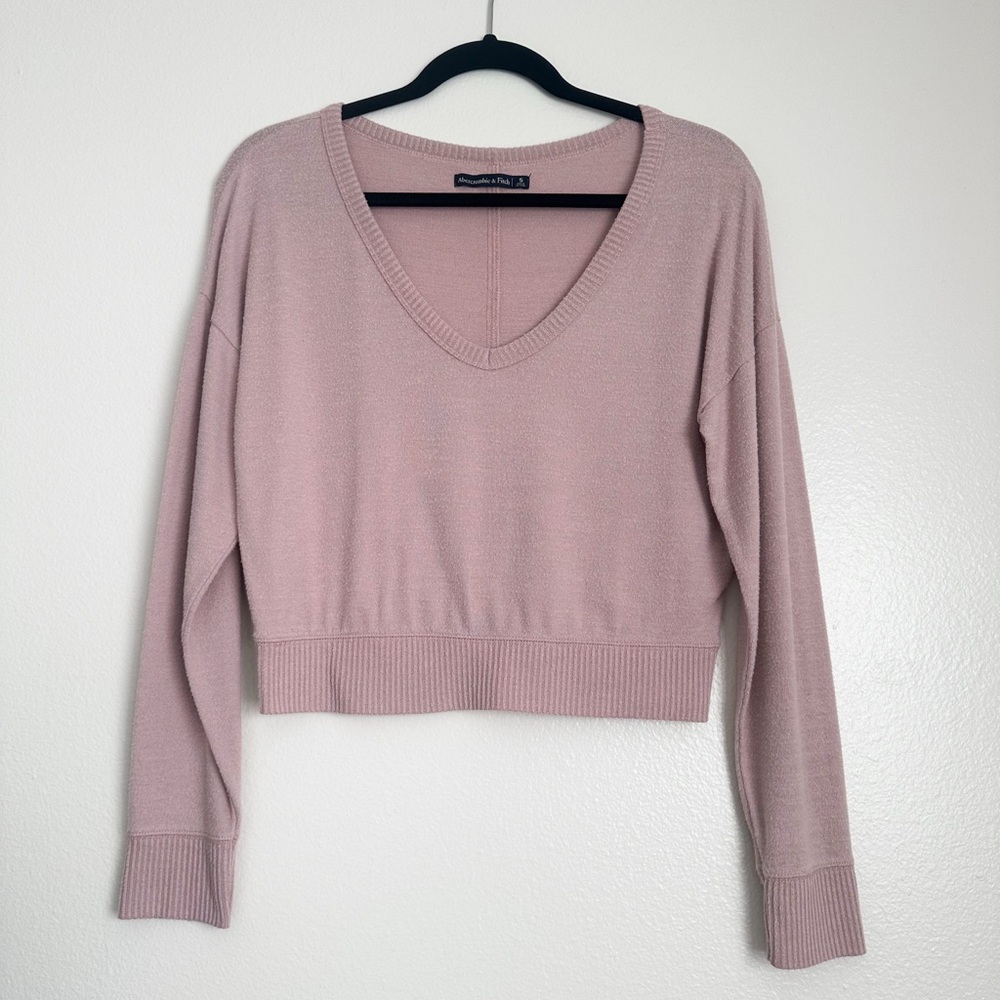 Abercrombie & Fitch V-Neck Cropped Sweater